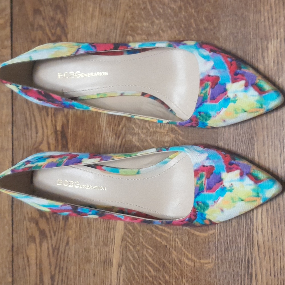 Size 8 BCB GENERATION MULTI COLORED HEELS